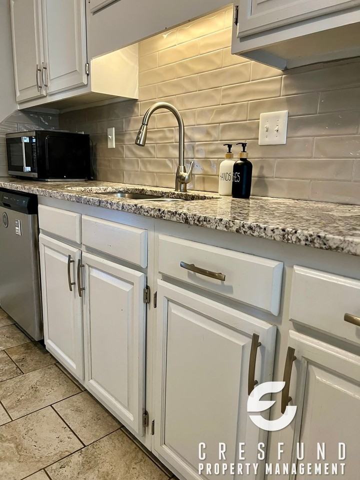 2020 Penrose Dr - Photo 6 of 29