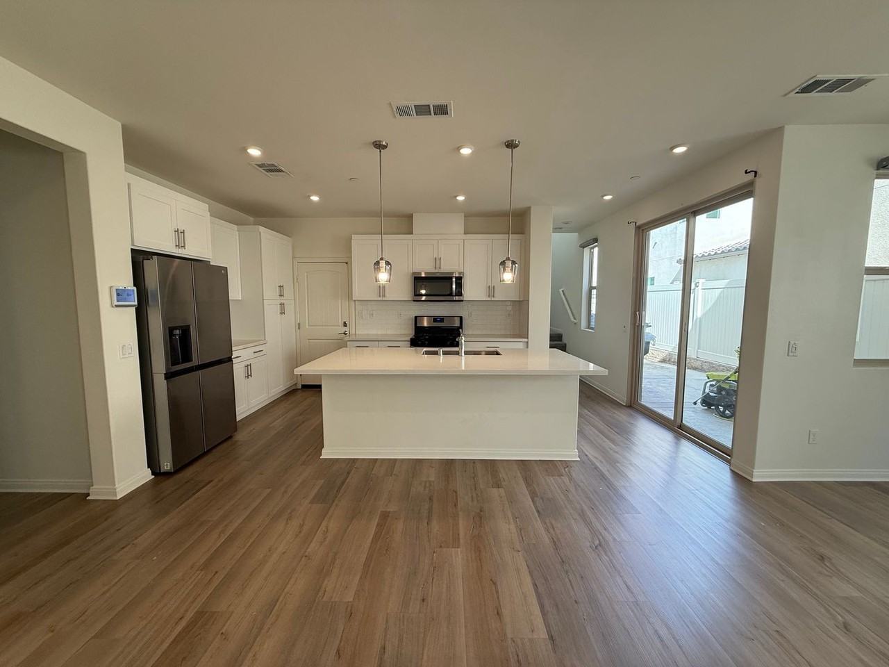 1919 S Apple Tree Way - Photo 3 of 20