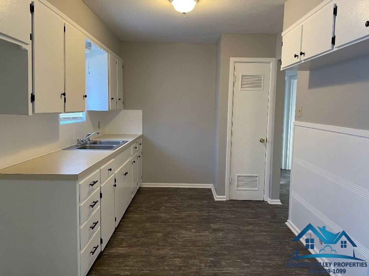 1208 Clairmont St - Photo 4 of 16