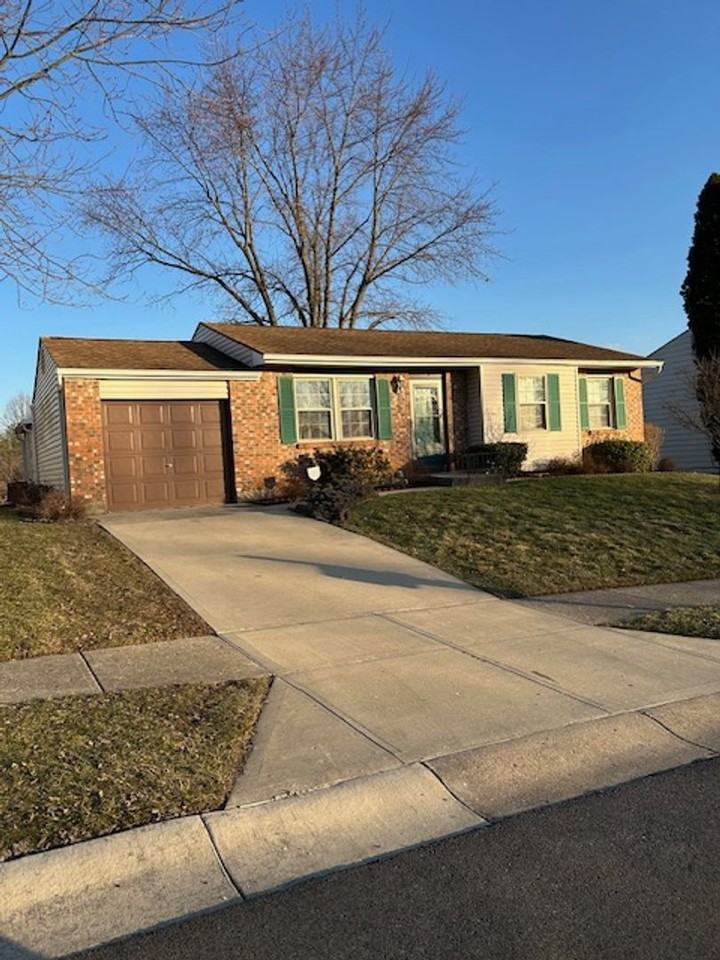 162 Schloss Ln - Photo 2 of 27