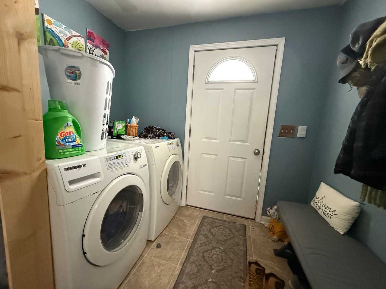 709 Division St - Photo 2 of 9