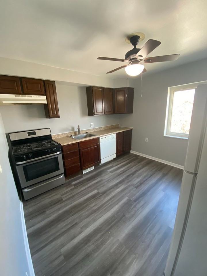 2312 Eccles St - Photo 6 of 11