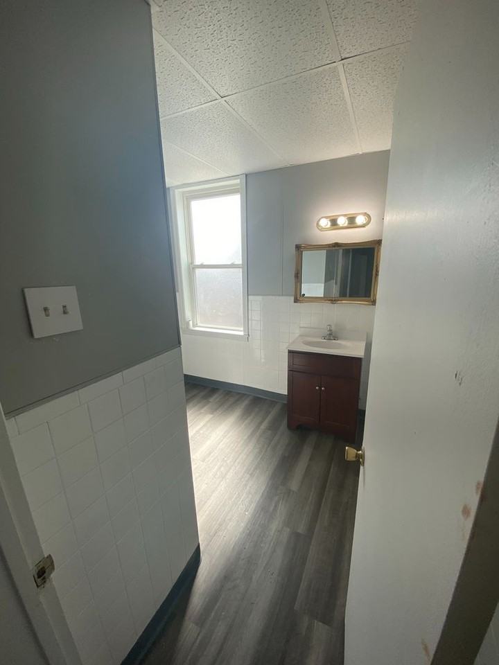 2312 Eccles St - Photo 7 of 11