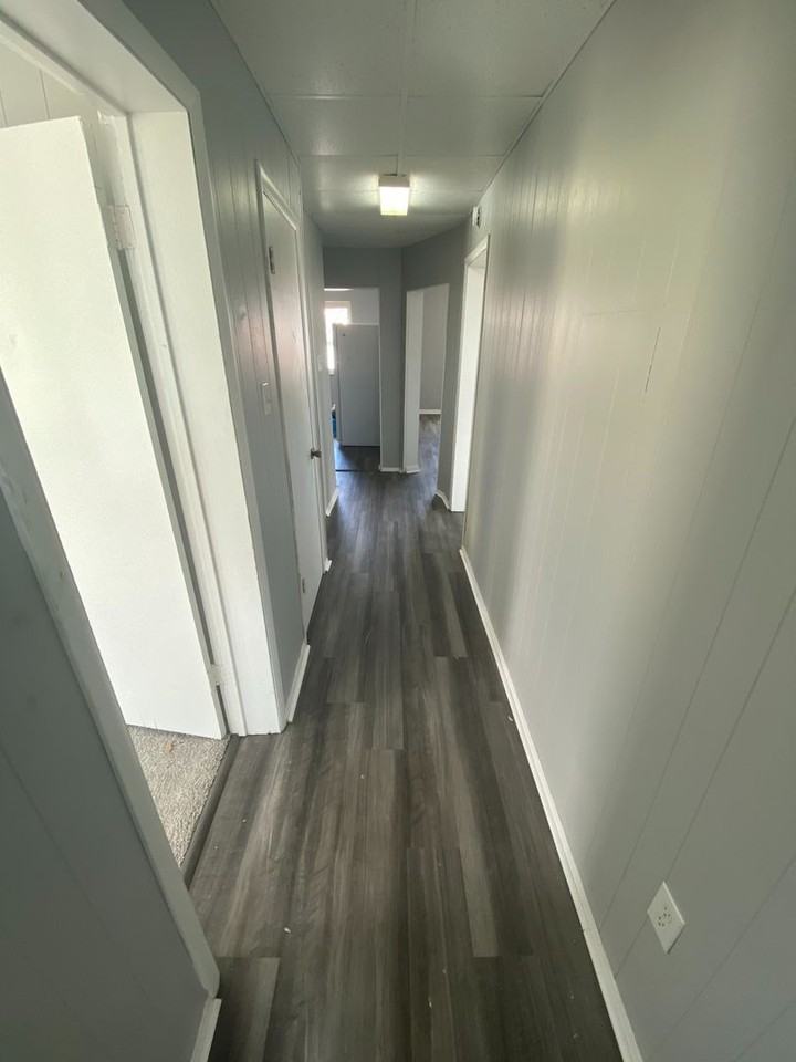 2312 Eccles St - Photo 7 of 11