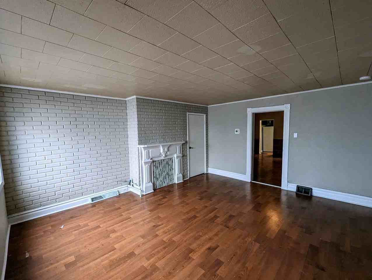 1910 Baldauf St - Photo 3 of 13