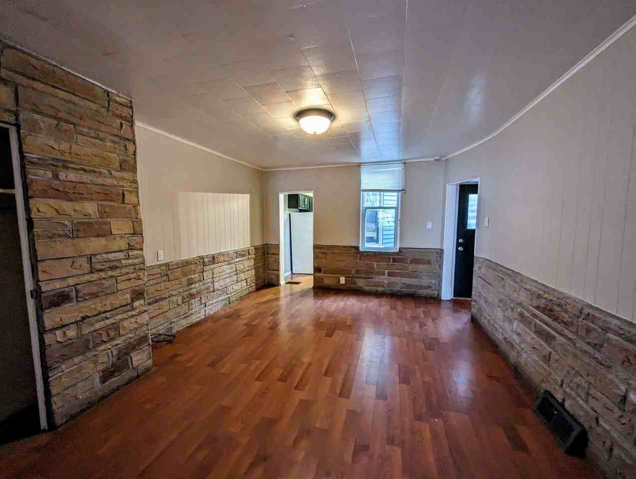 1910 Baldauf St - Photo 4 of 13