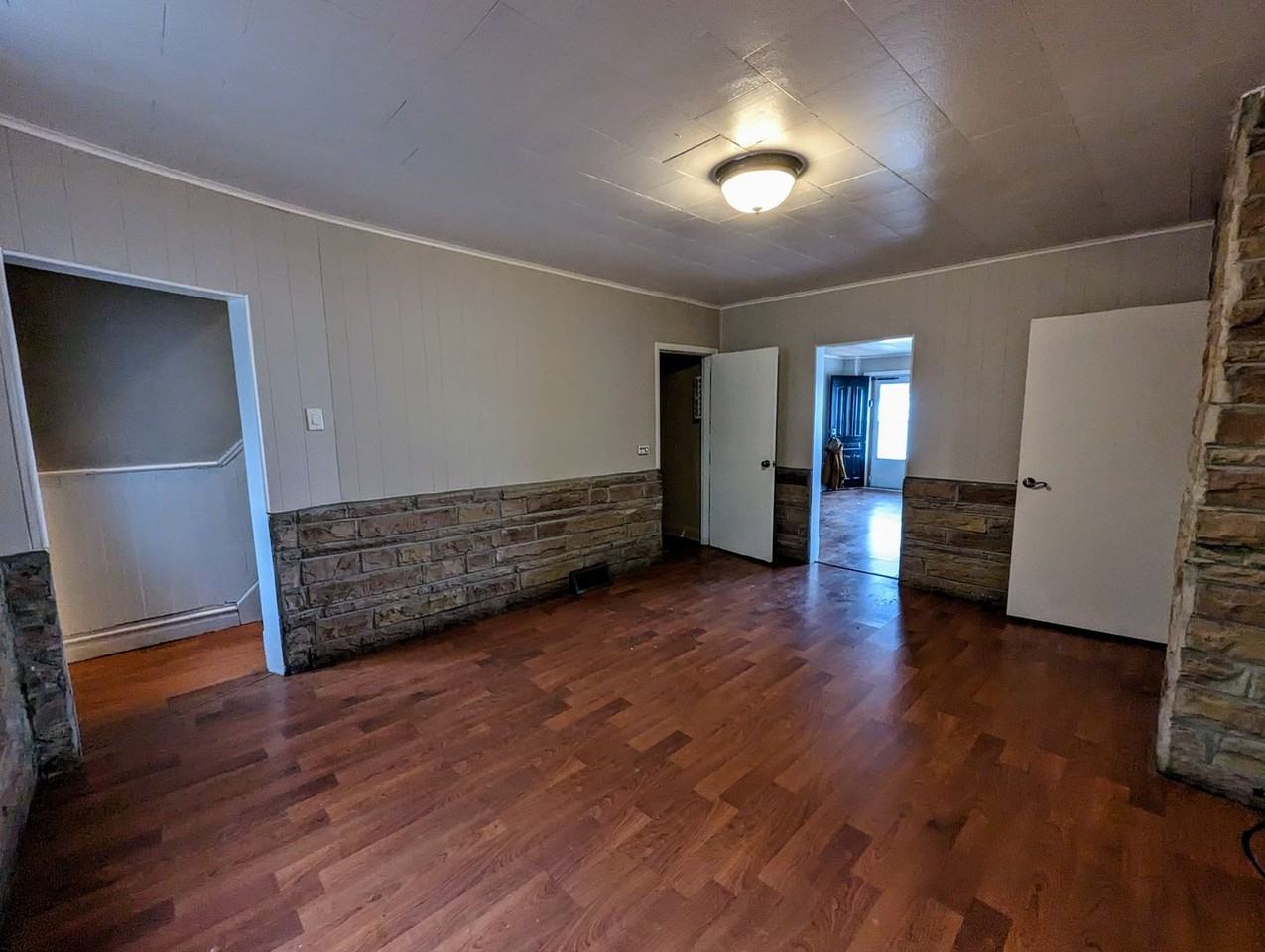 1910 Baldauf St - Photo 5 of 13