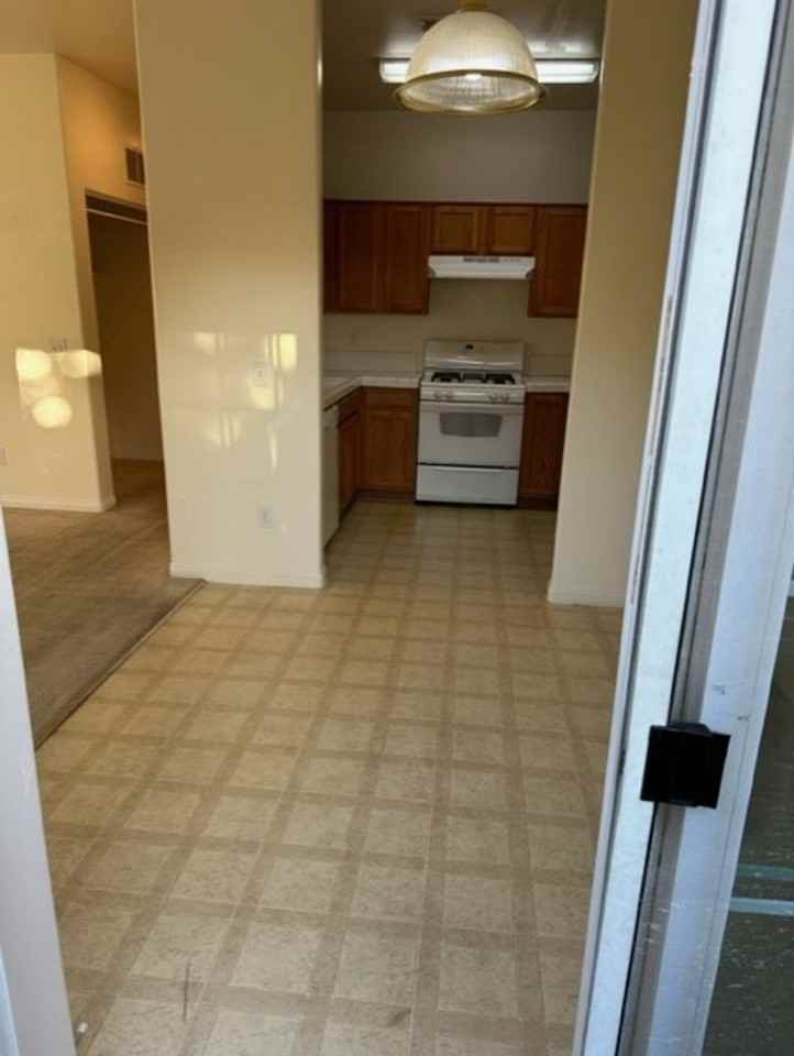 513 Yellow Meadow Ct #513A - Photo 4 of 16