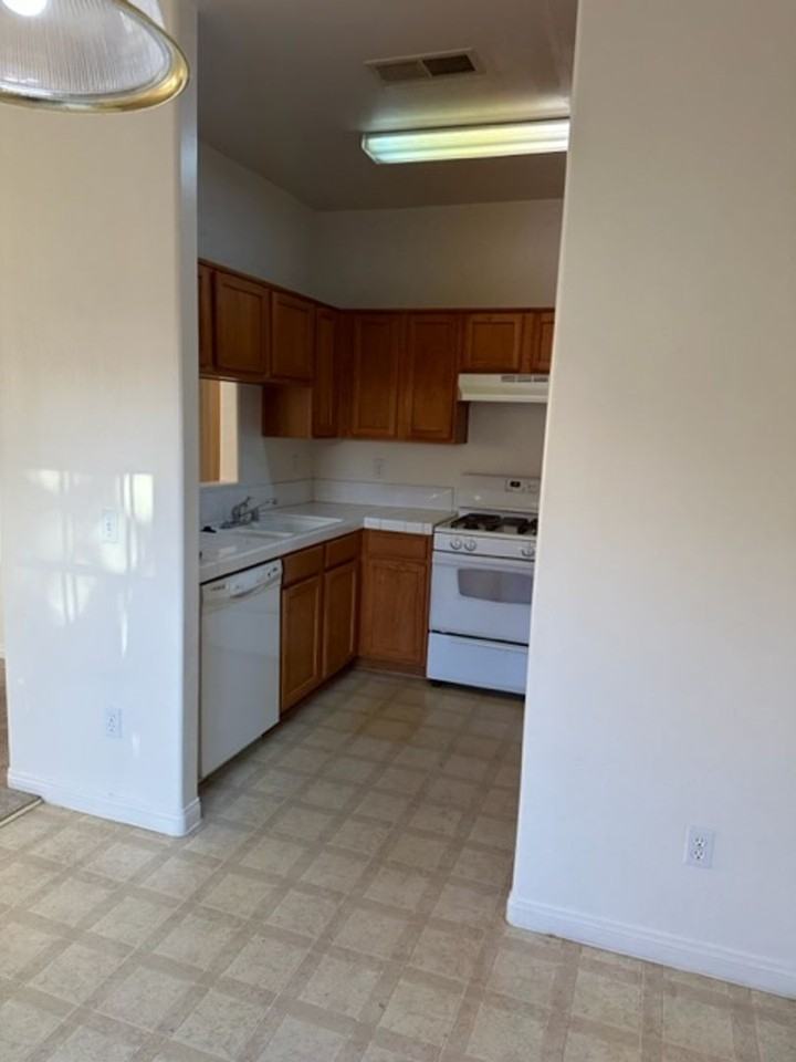 513 Yellow Meadow Ct #513A - Photo 6 of 16