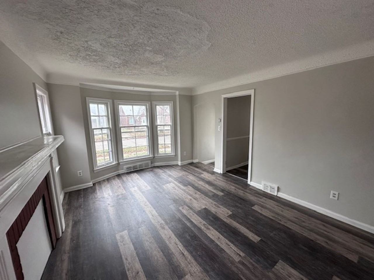 11494 Wayburn St - Photo 3 of 21