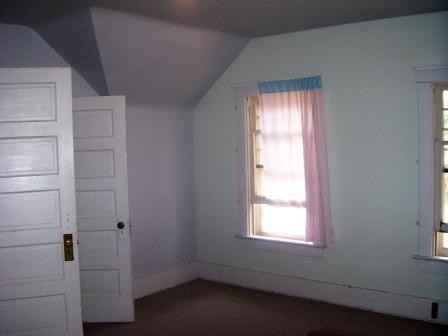 711 S 16th Ave - Photo 7 of 8