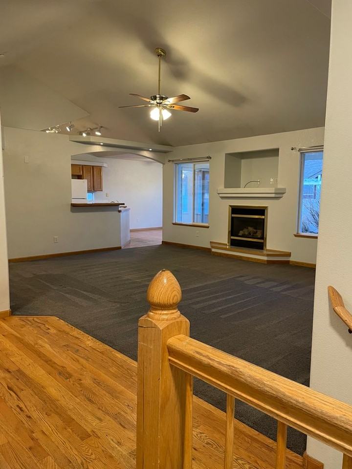 124 Rock Bridge Dr - Photo 4 of 50