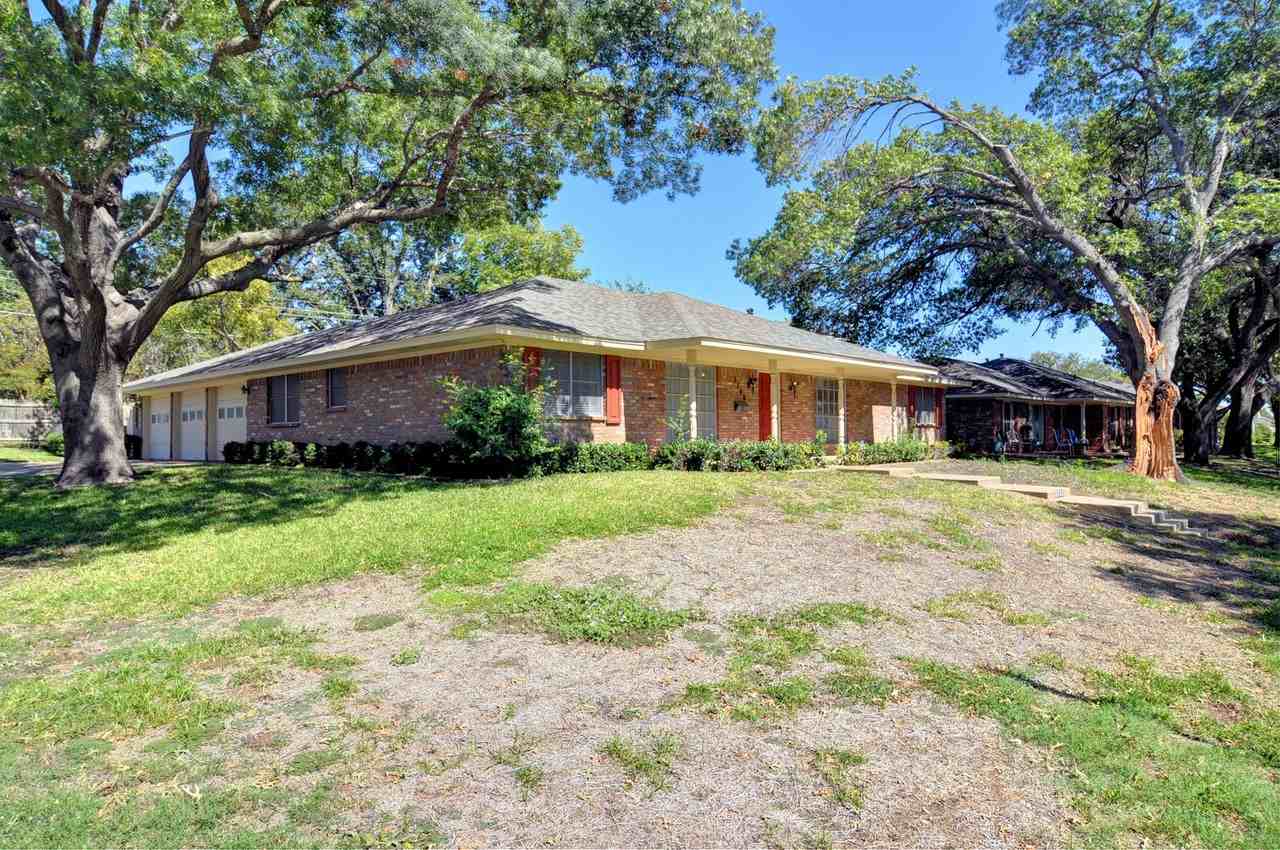 3740 Lawndale Ave - Photo 3 of 29