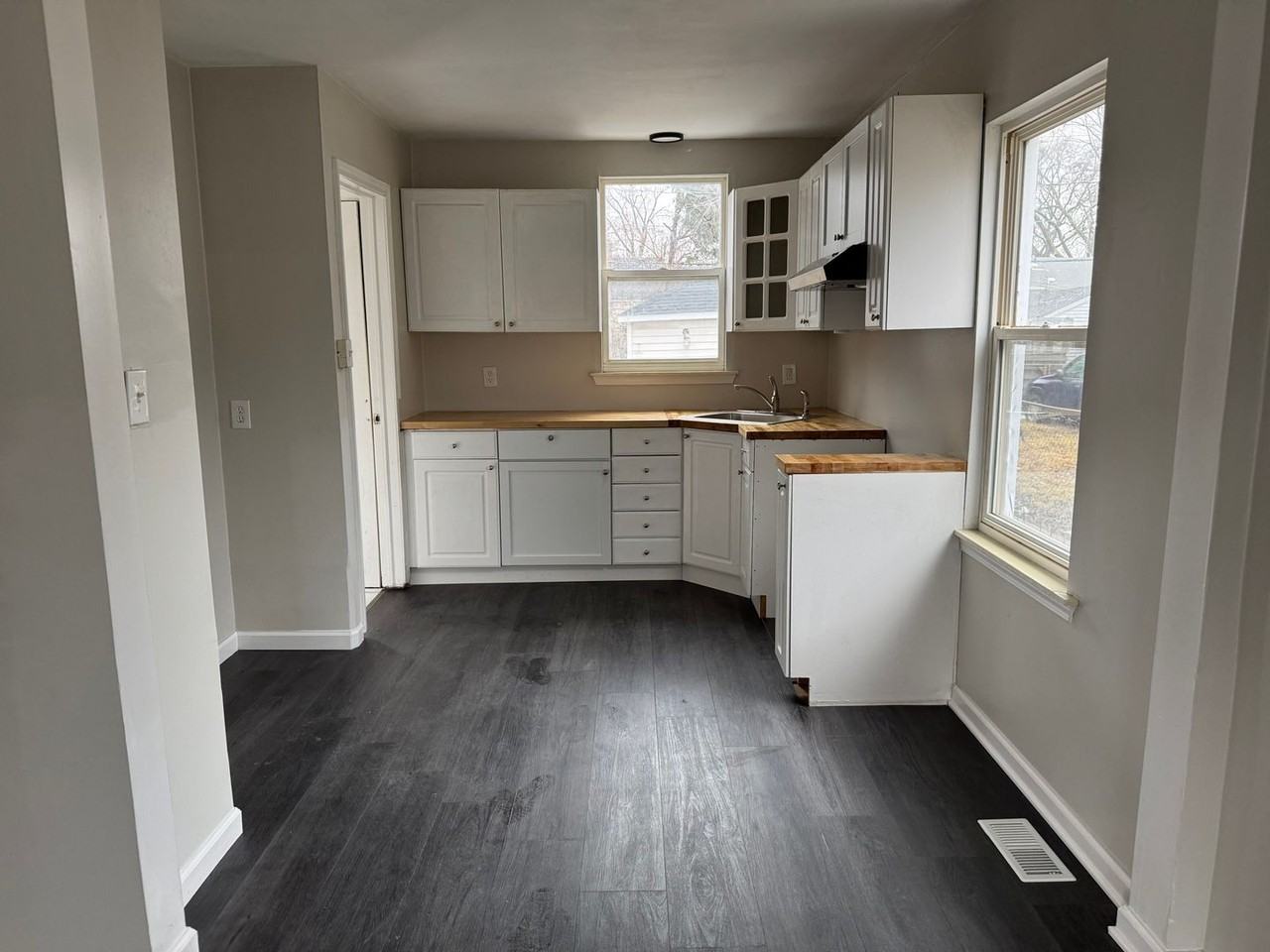 18769 Kingsville St - Photo 3 of 11