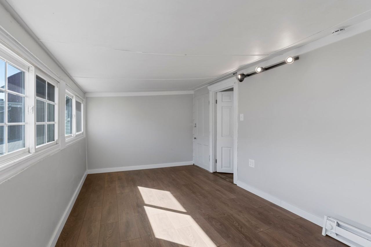 115 River Ave - Photo 2 of 18