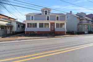 featured image of 117 River Rd