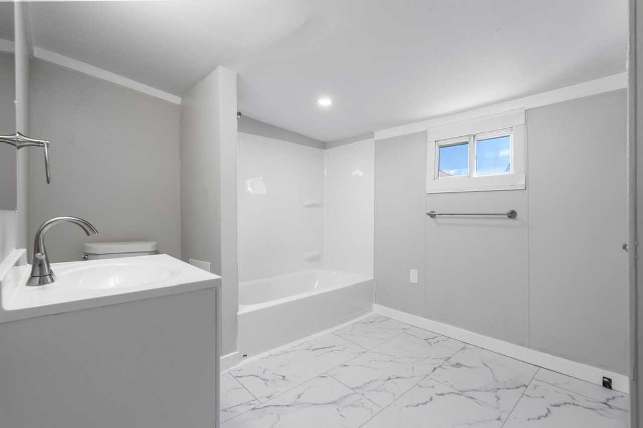 113 River Avenue - Photo 3 of 18