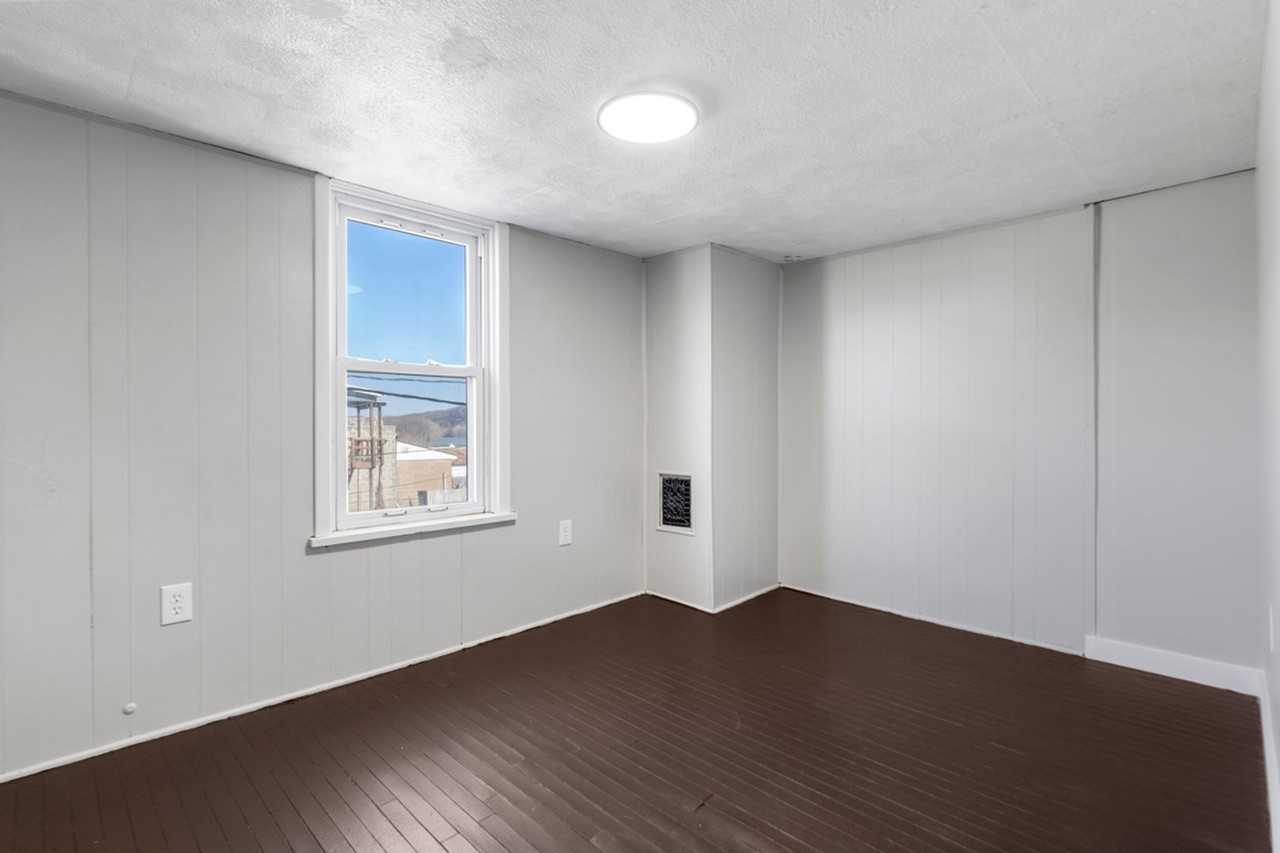 113 River Avenue - Photo 5 of 18