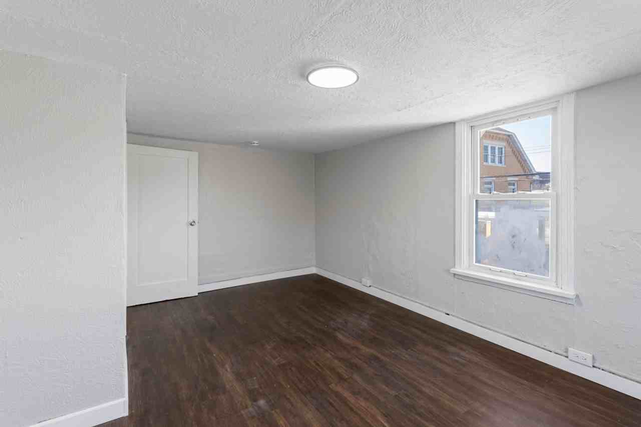 113 River Avenue - Photo 6 of 18