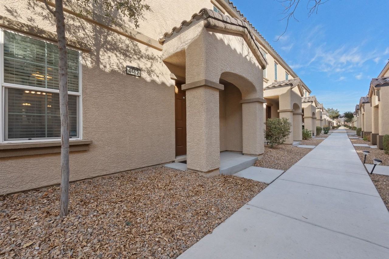 4462 Pineham Ct - Photo 2 of 25