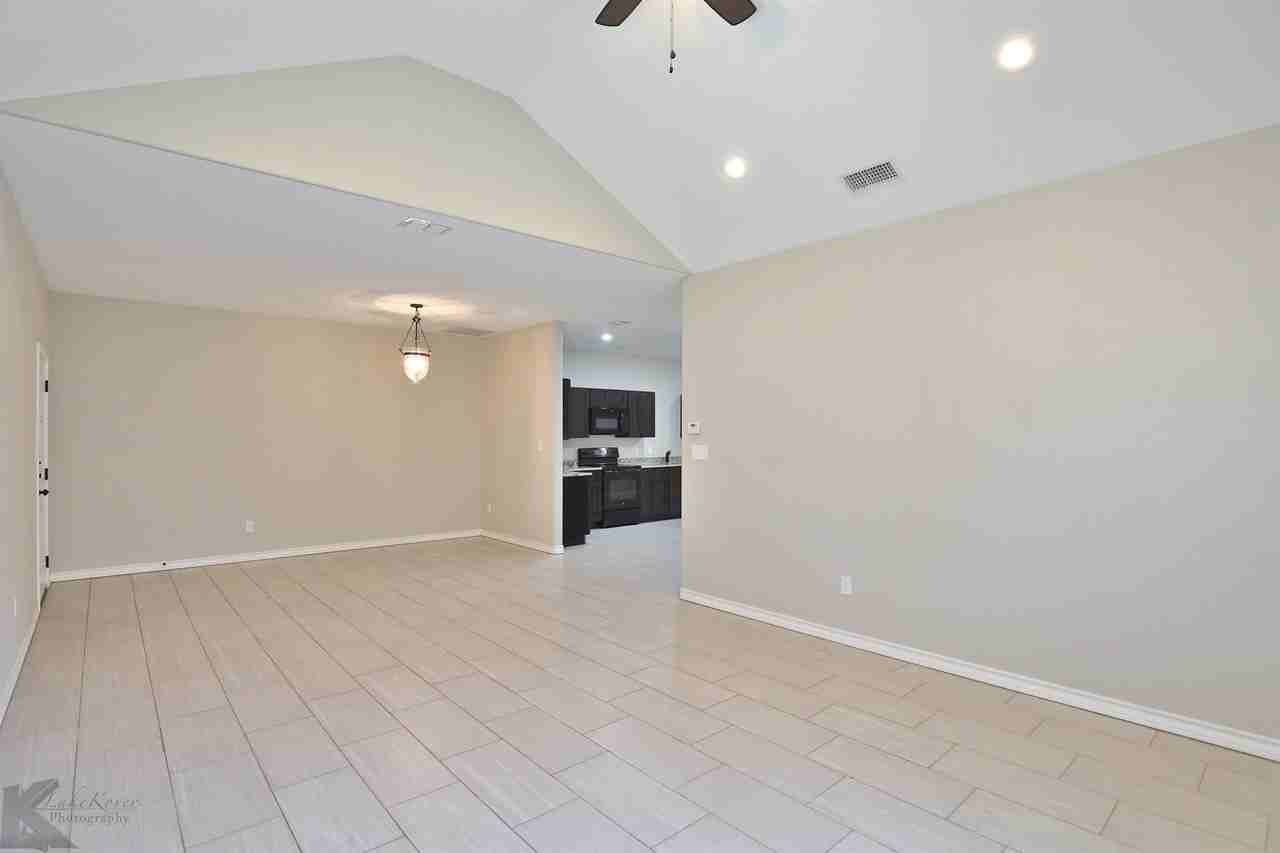 6021 Jennings Dr - Photo 3 of 22