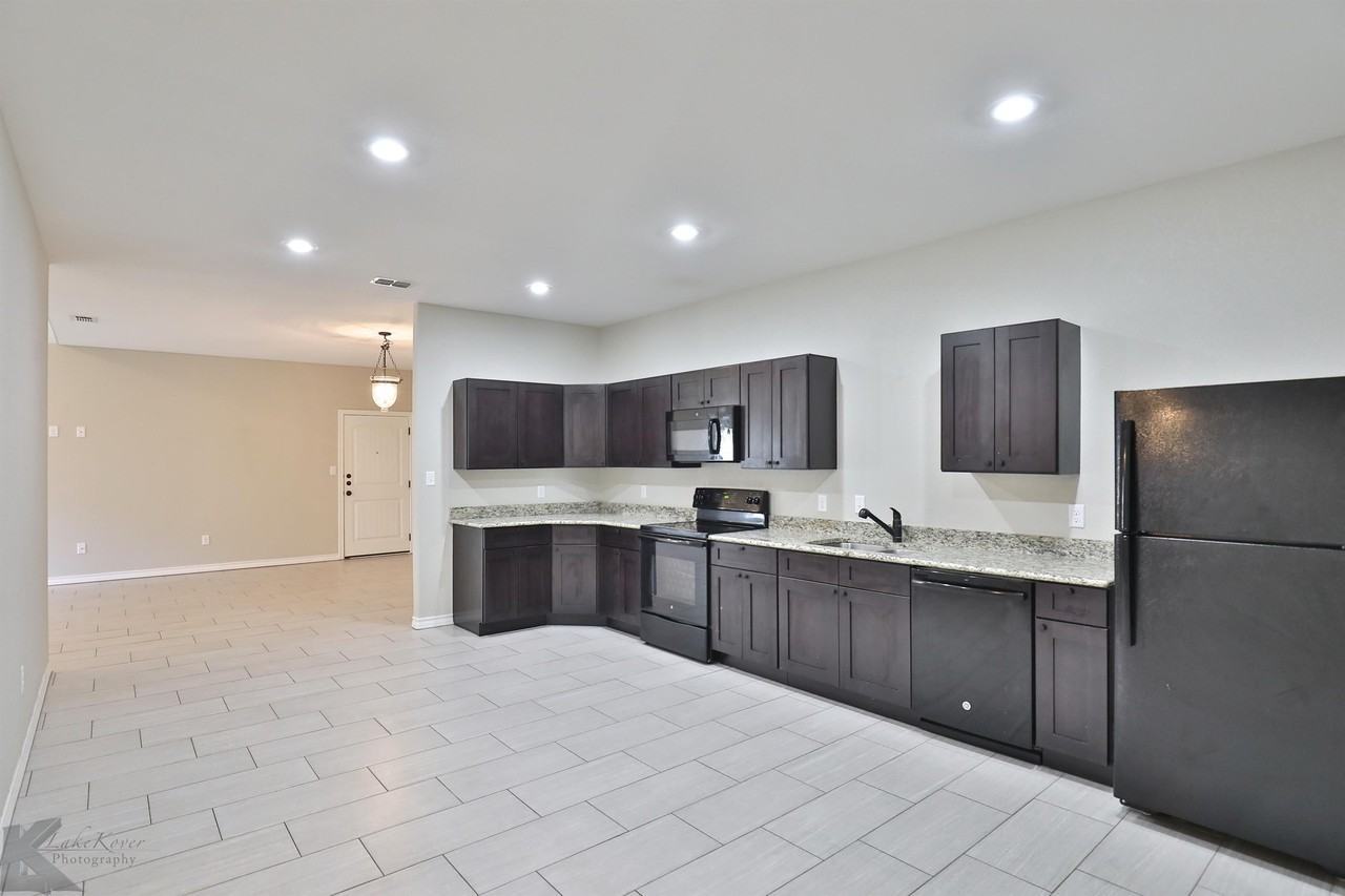 6021 Jennings Dr - Photo 4 of 22