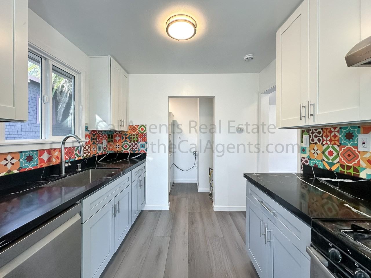 3111 Beaumont Ave - Photo 2 of 10