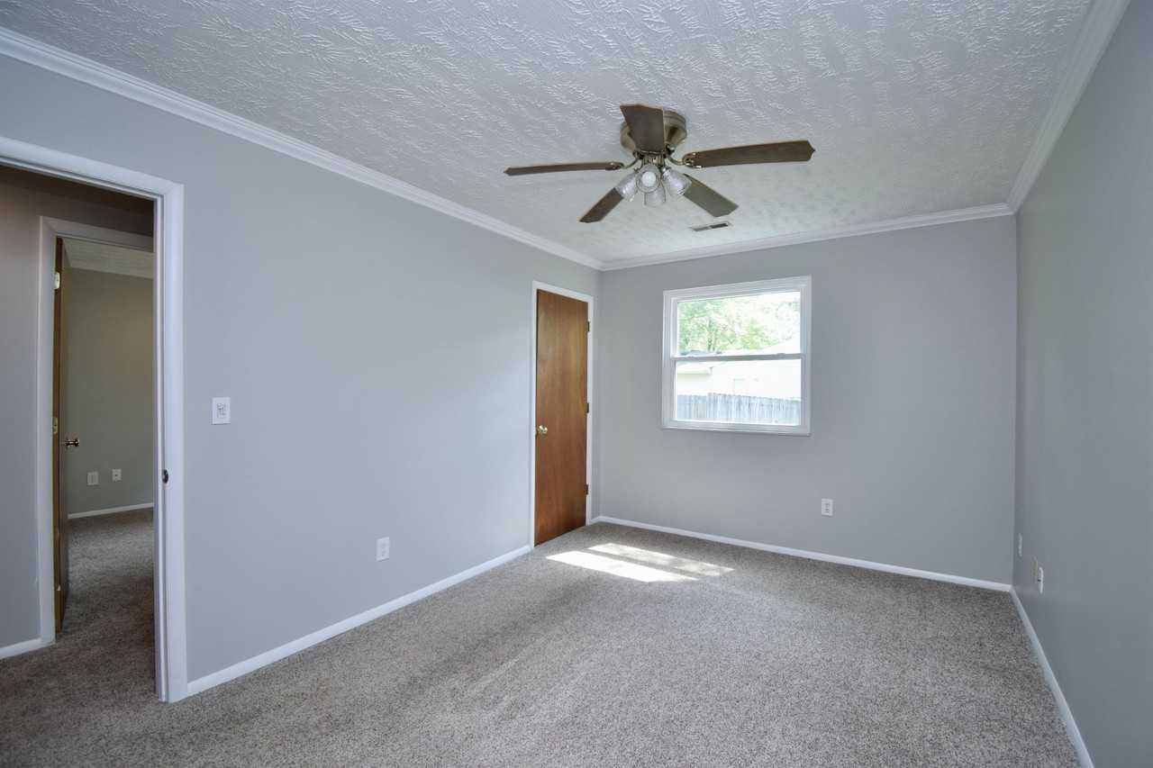 12114 6th Ave - Photo 3 of 22