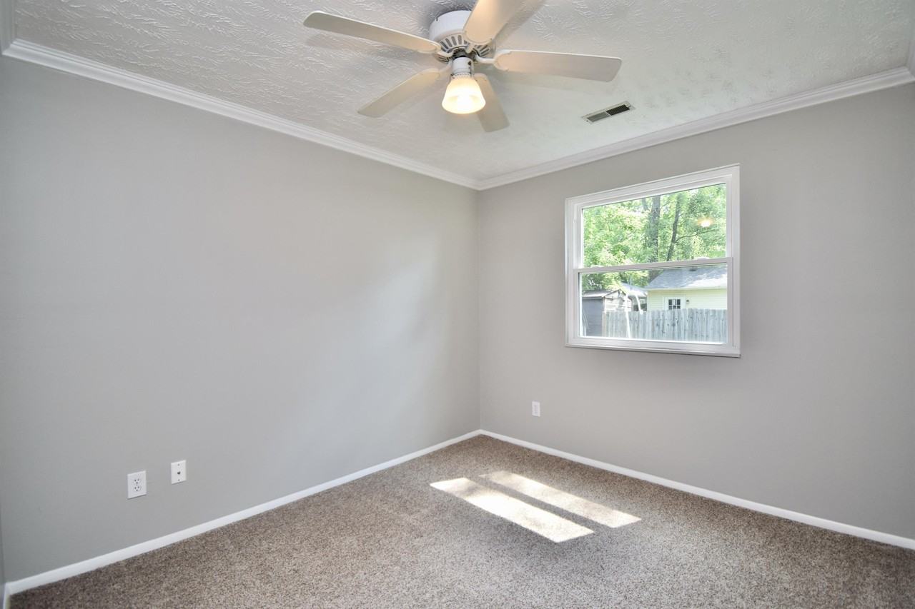 12114 6th Ave - Photo 4 of 22