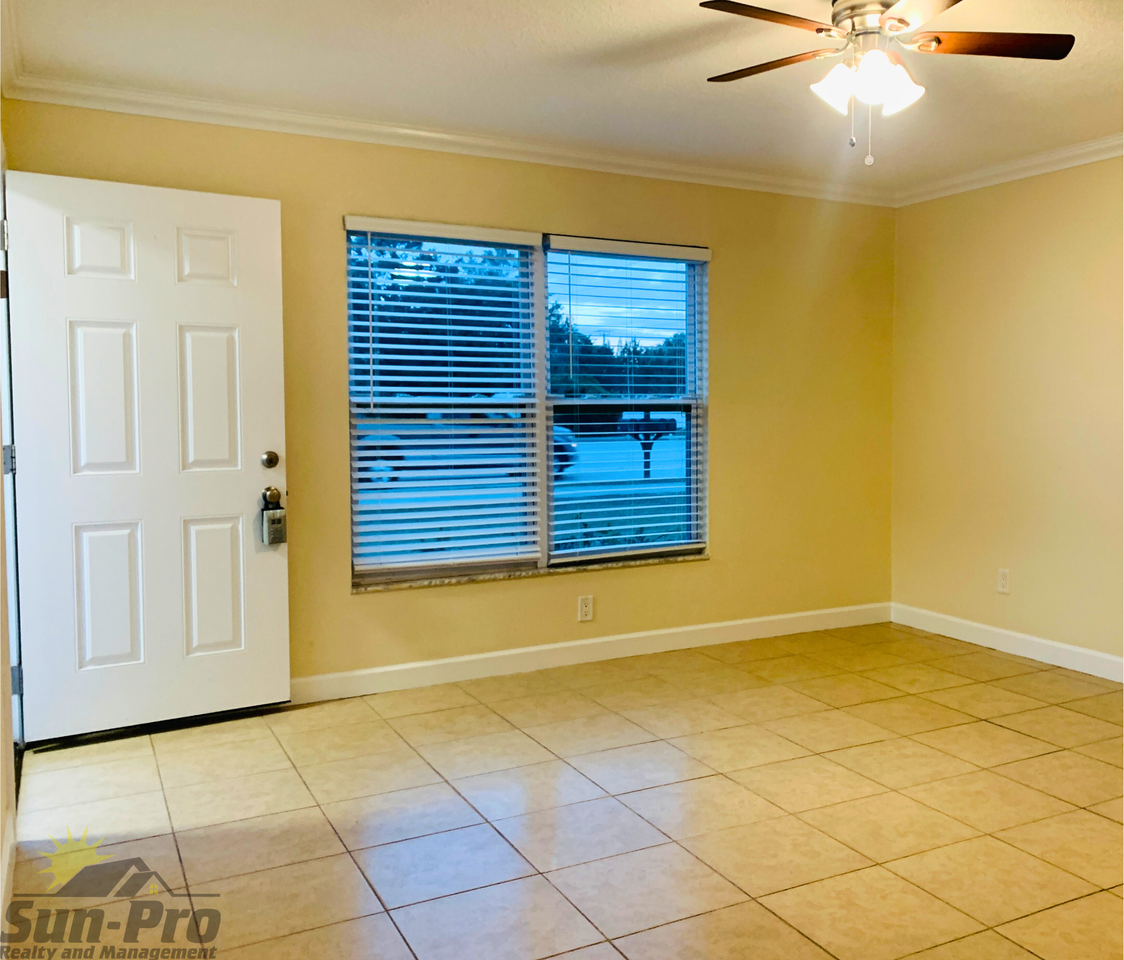 528 Taylor Rd - Photo 2 of 17