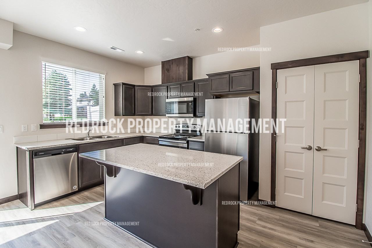 1528 E Latitude Ln #1 - Photo 2 of 18