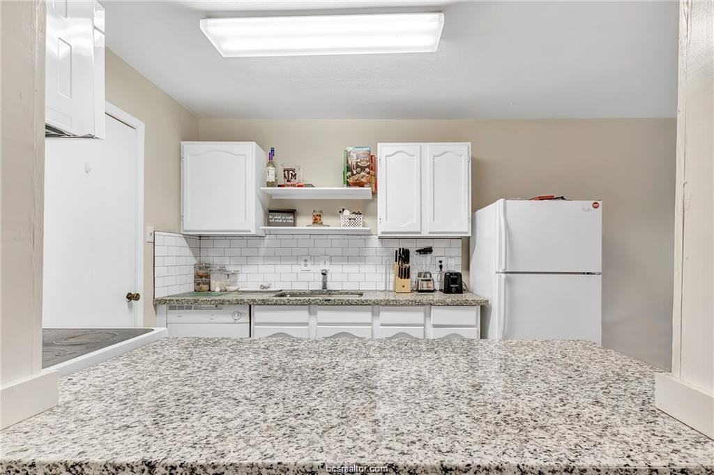 703 Wellesley Ct #A - Photo 3 of 16