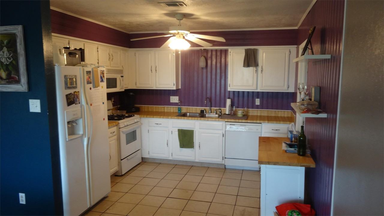4222 Woodcrest Dr - Photo 2 of 13