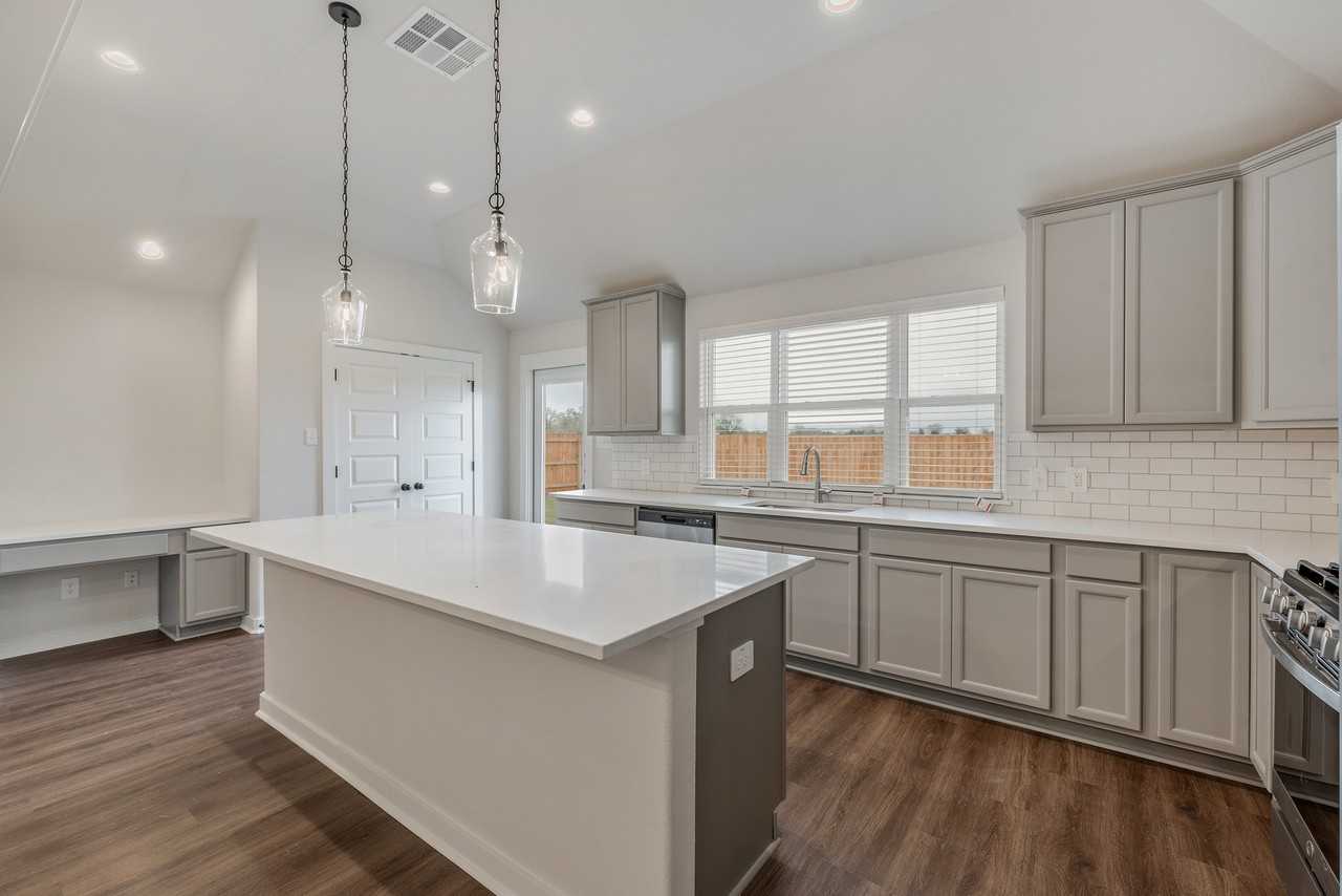 2902 Goldberg Dr - Photo 2 of 22