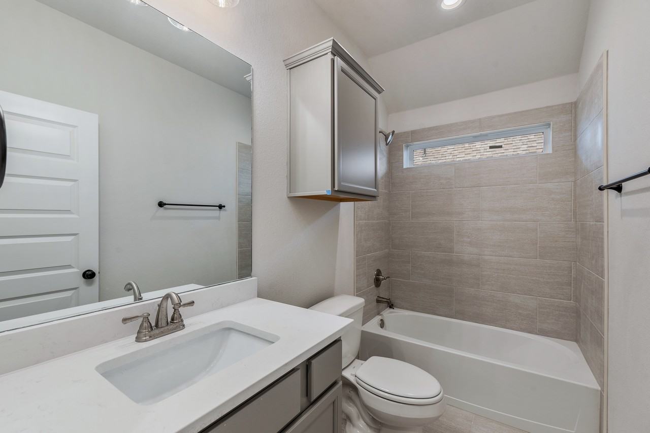 2902 Goldberg Dr - Photo 3 of 22
