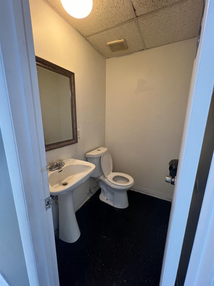 442 Brownsville Rd - Photo 7 of 14