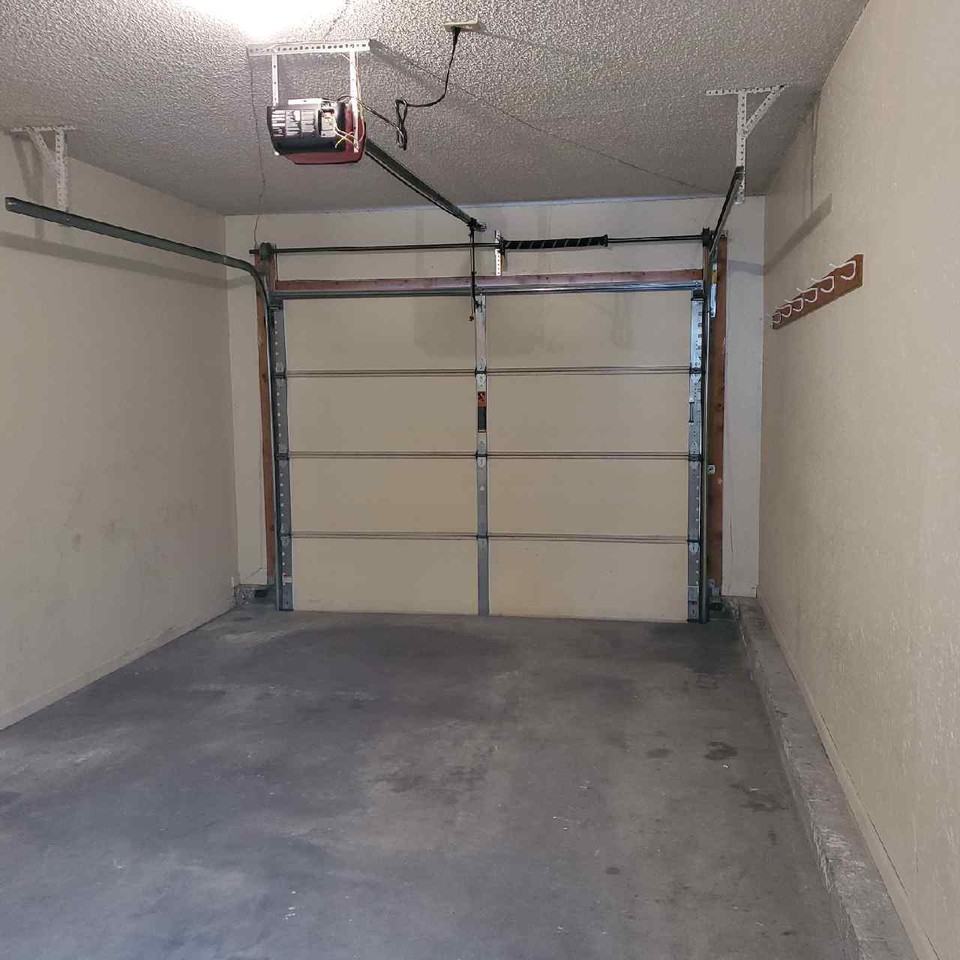 115 Southeast #B - Photo 6 of 16