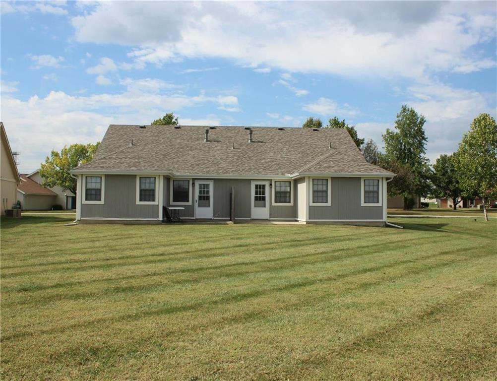 115 Southeast #B - Photo 5 of 16