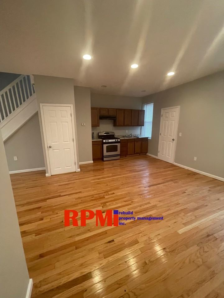 726 Linnard St - Photo 3 of 14