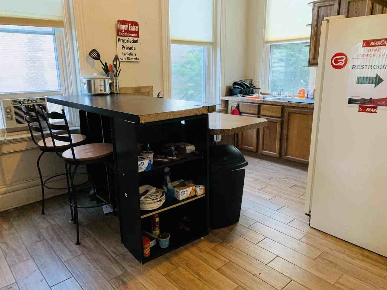 3231 Vine St #3 - Photo 4 of 15