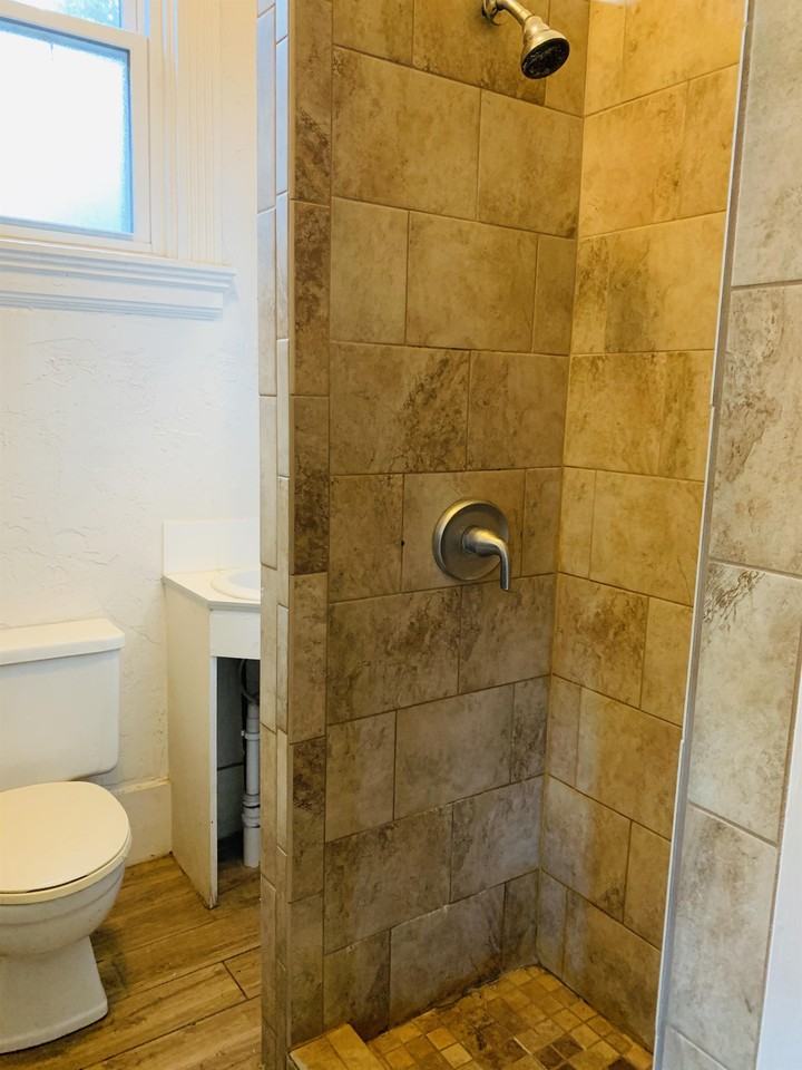 3231 Vine St #3 - Photo 6 of 15