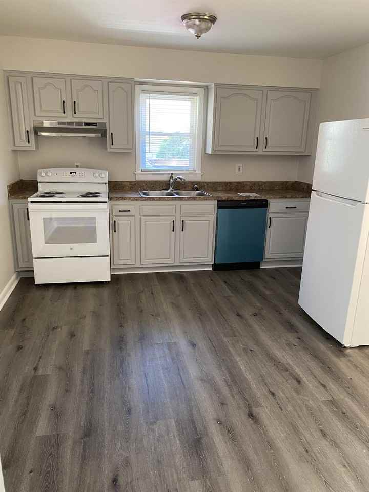 2319 Ecton Ln - Photo 2 of 4