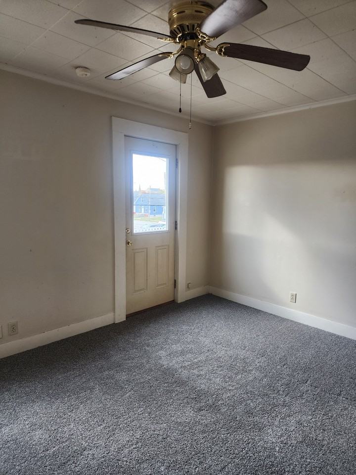 1030 23rd St #2 - Photo 5 of 14