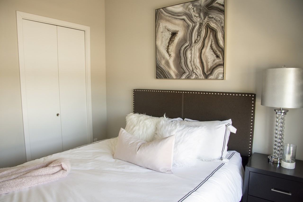 207 24th Ave Ne #4 - Photo 5 of 50