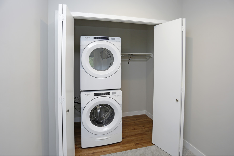 207 24th Ave Ne #4 - Photo 3 of 50