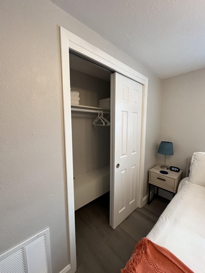 607 Lyndhurst St #607 - Photo 7 of 26