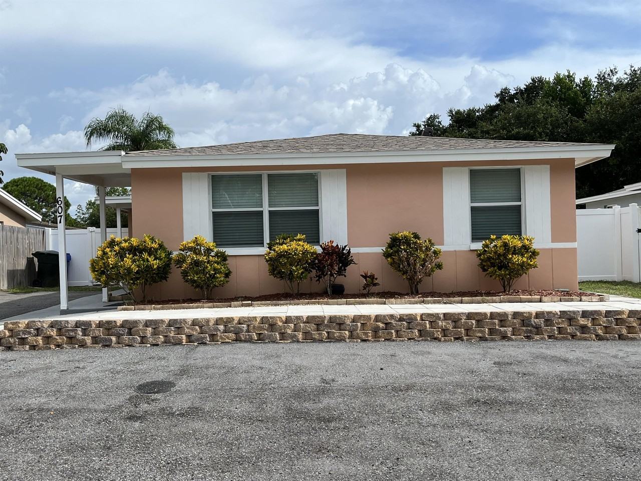 607 Lyndhurst St #607 - Photo 5 of 26