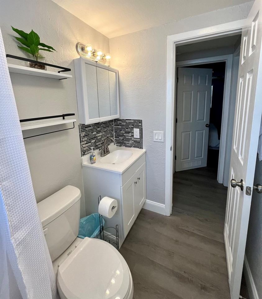 607 Lyndhurst St #607 - Photo 3 of 26