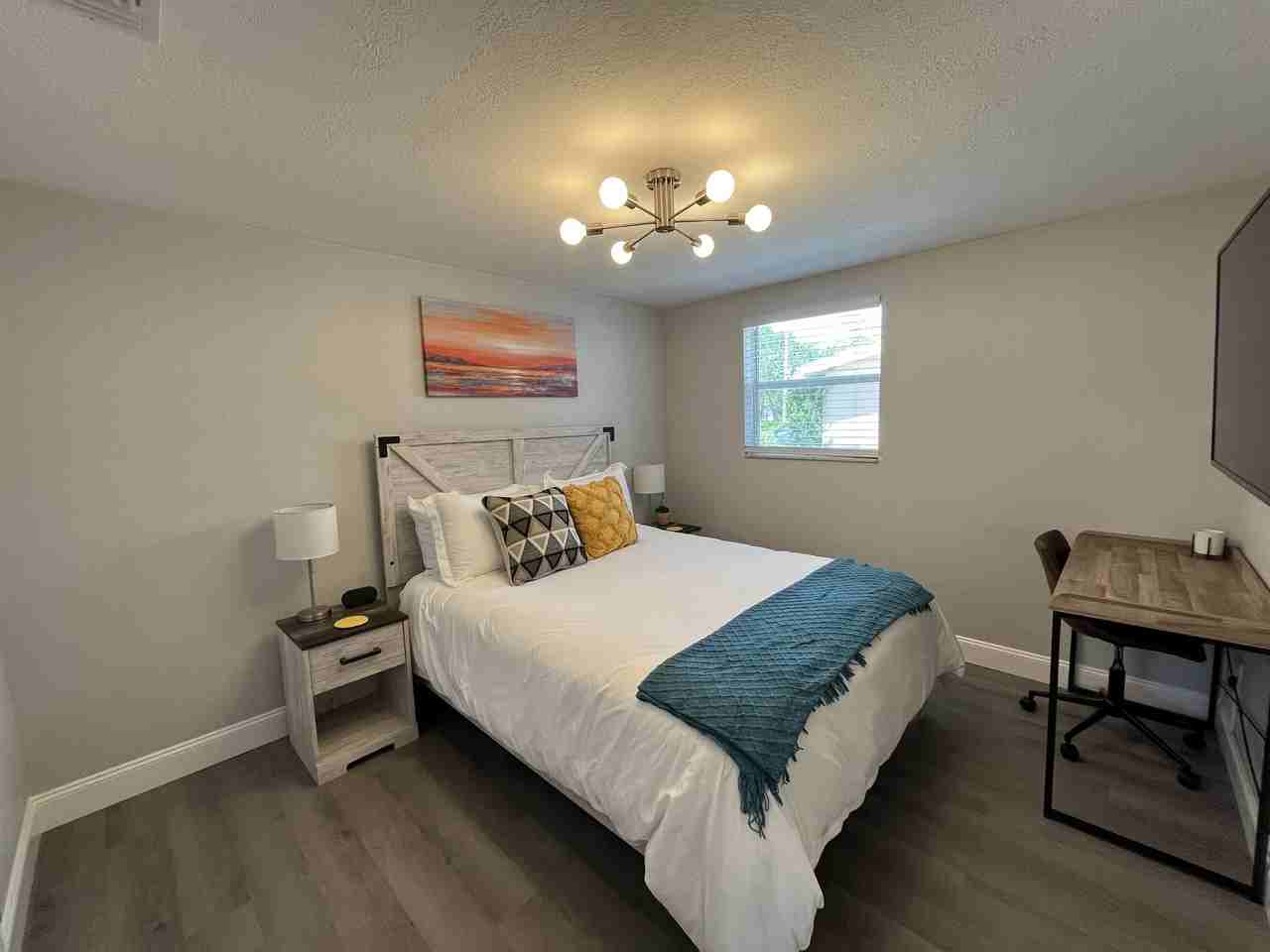 607 Lyndhurst St #607 - Photo 4 of 26