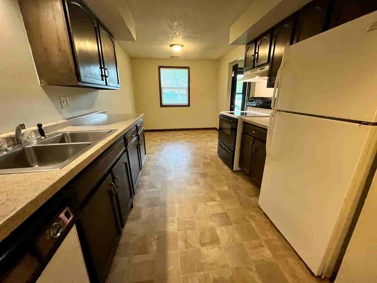 811 N Bond St #811 - Photo 3 of 11